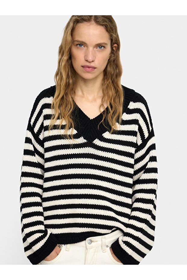 Çizgili Örme Kazak - 1