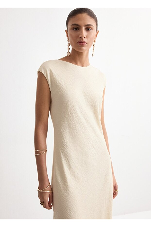 Sırtı açık elbise - 1