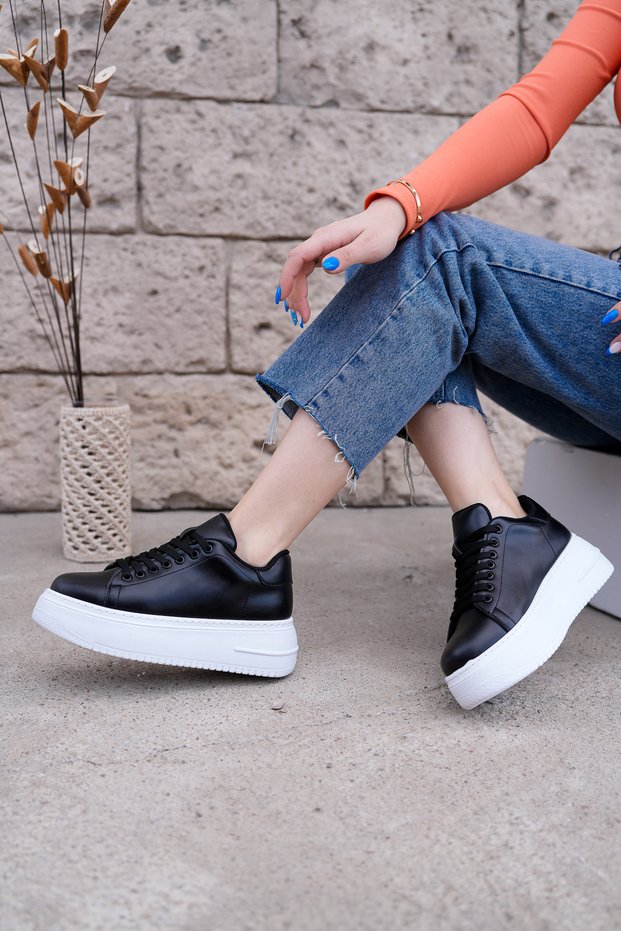 Women's Comfort Black and White Casual Sports Shoes Lace-Up High Sneaker Sole 5 cm