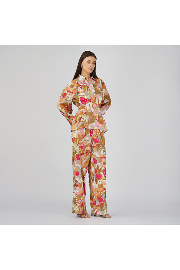 طقم ملابس مطبوعة بتصميم تجريدي عتيق متعدد الألوان بقاعدة بنية اللون - 2