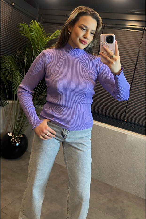 Lilac Color High-Collar Knitwear with Sleeve Detail