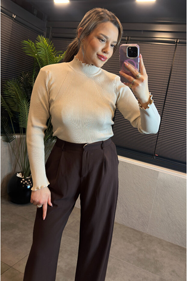 Cream High Neck Knitwear with Sleeve Detail