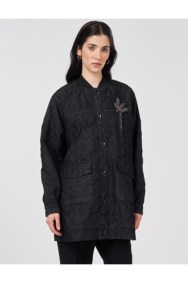 سترة بياقة جامعية بنمط منقوش باللون الأسود - 1