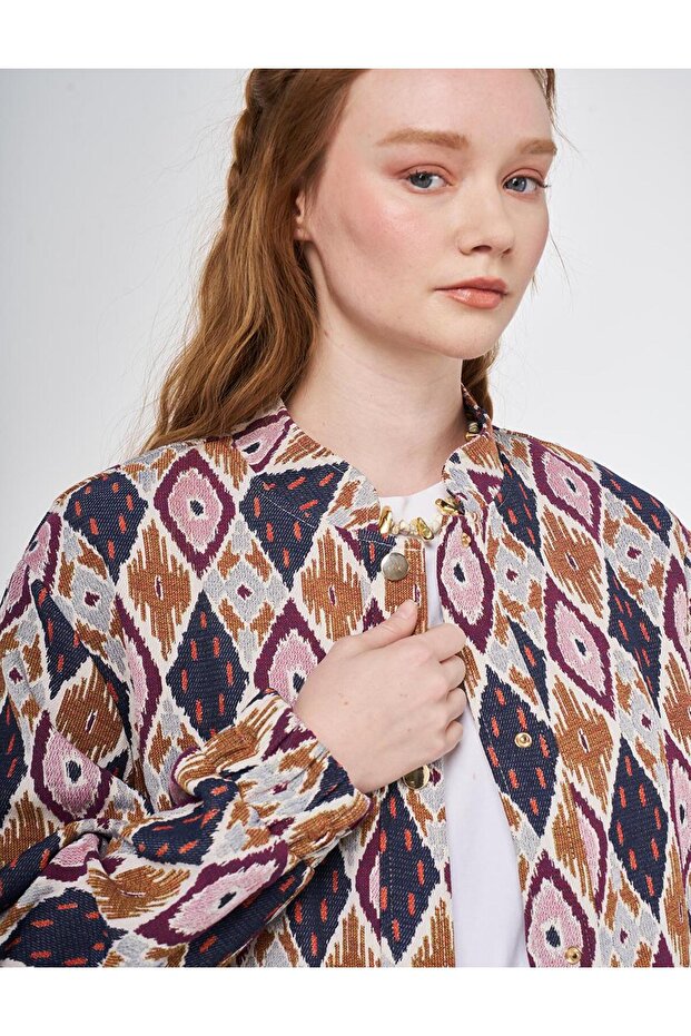 سترة بومبر منقوشة باللون الأزرق الداكن - 6