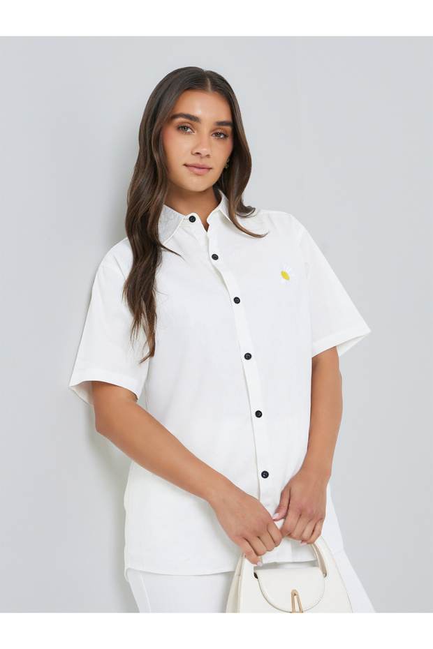 Women White Daisy Embroidered Short Sleeve Shirt