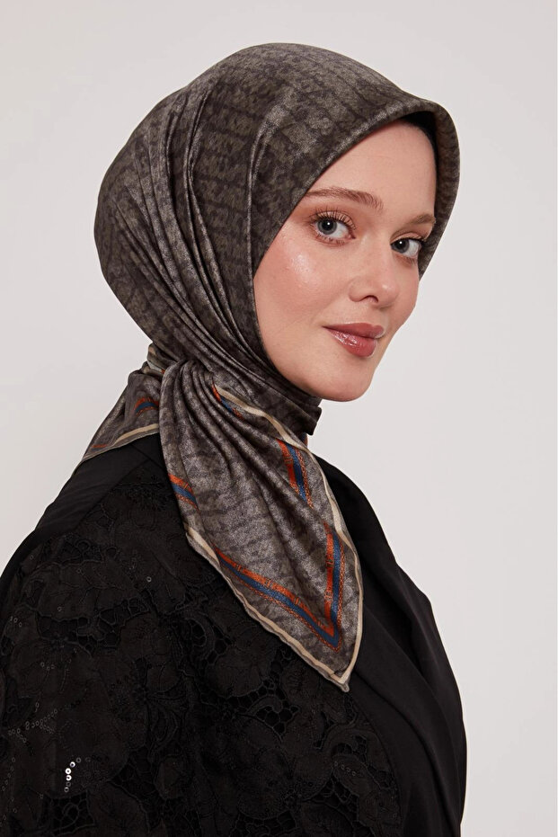 Kristal Eşarp D72 - 1