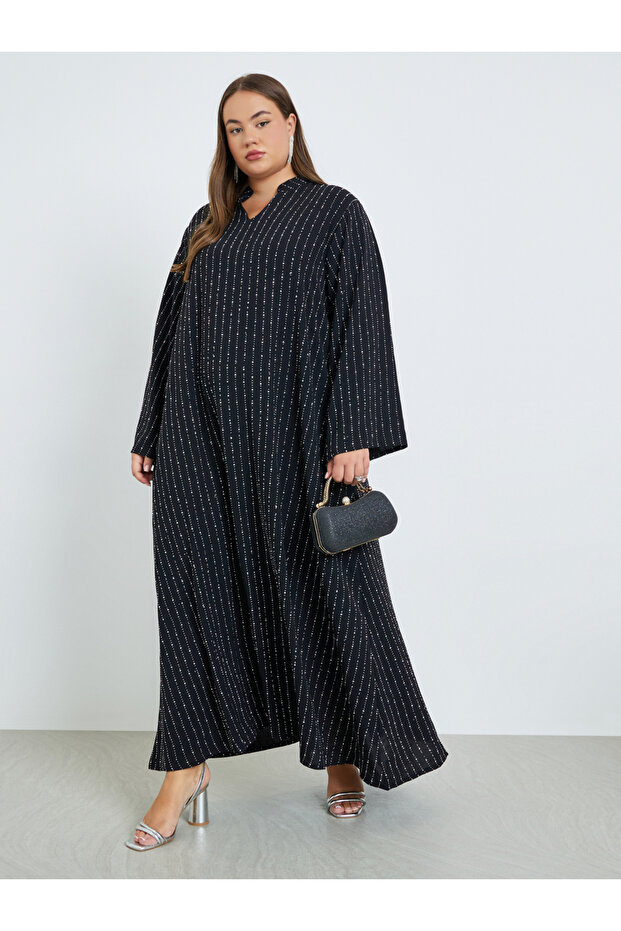 جلابية مزينة بياقة، مقاسات كبيرة - 2