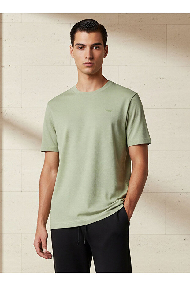 Men Regular Fit Crew Neck Short Sleeves Badge Detail T-shirt