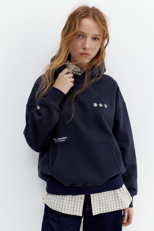 İşlemeli grafik kapüşonlu sweatshirt - 3