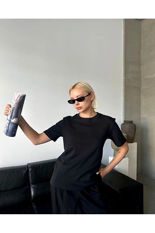 تي شيرت أساسي مصنوع من القطن بنسبة 100% - أسود - 1