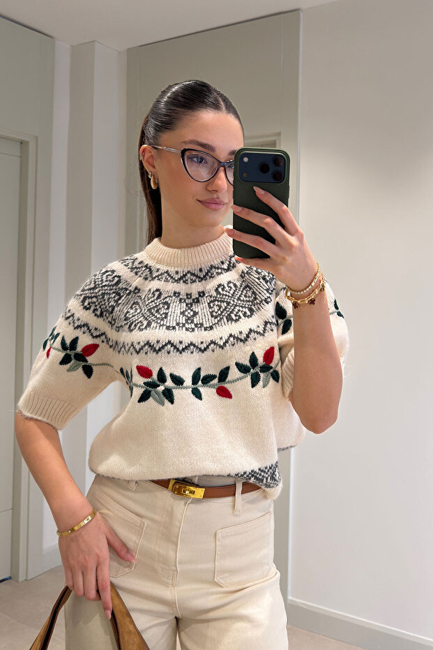 Embroidered Short Sleeve Knit Sweater - Ecru