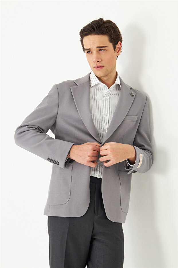 سترة بليزر باللون الرمادي الكلاسيكي - 6