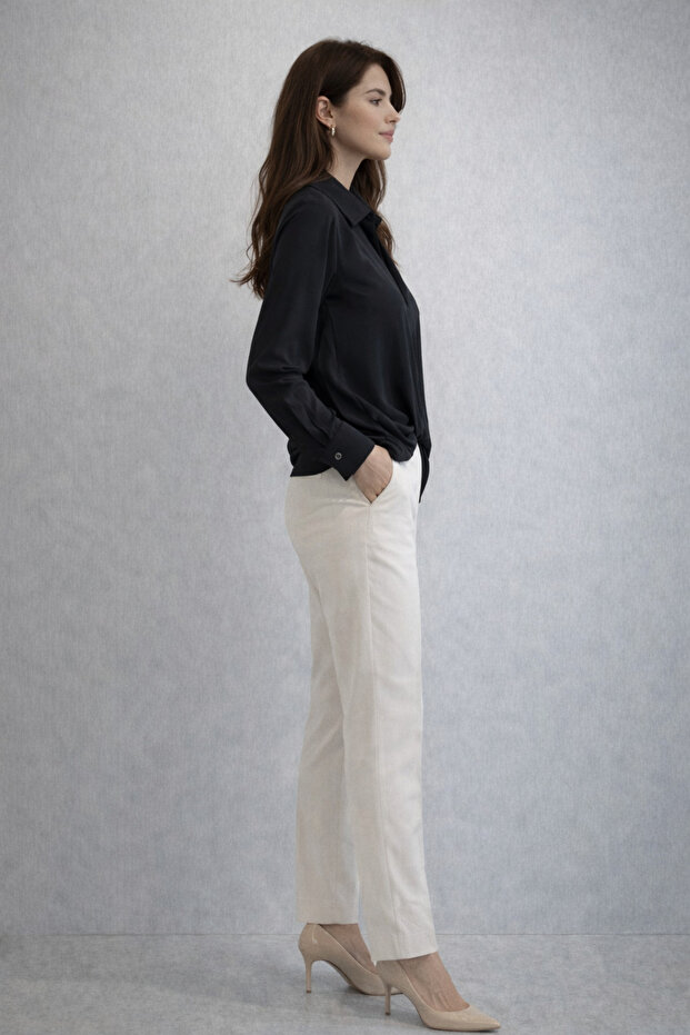 بلوزة مجمعة من الأمام برقبة على شكل حرف V - 4