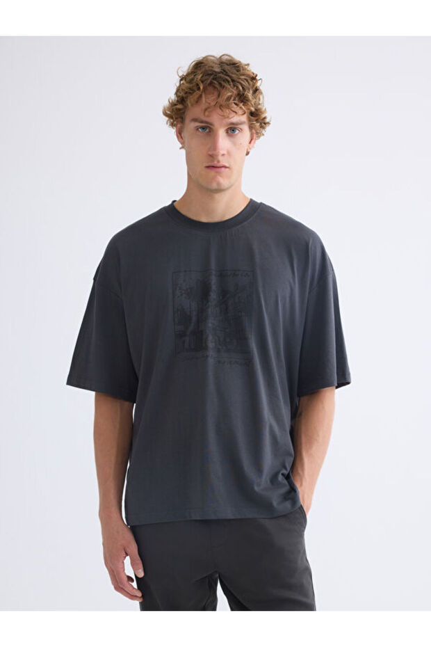 Esvab • Modern & Distinctive Zero Roba Collar Printed Combed Cotton Men's T-Shirt