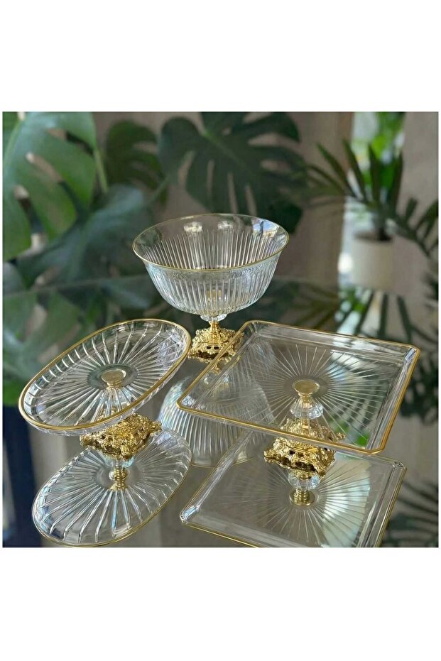 3-Piece Presentation & Service Set with Gold Details and Metal Legs