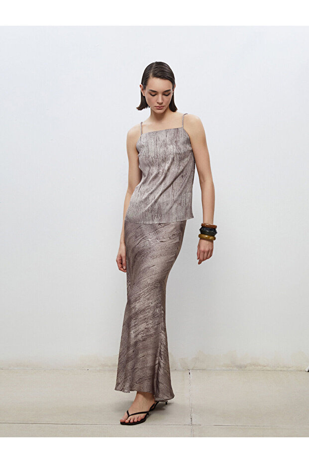 Loose Fit Textured Satin Skirt