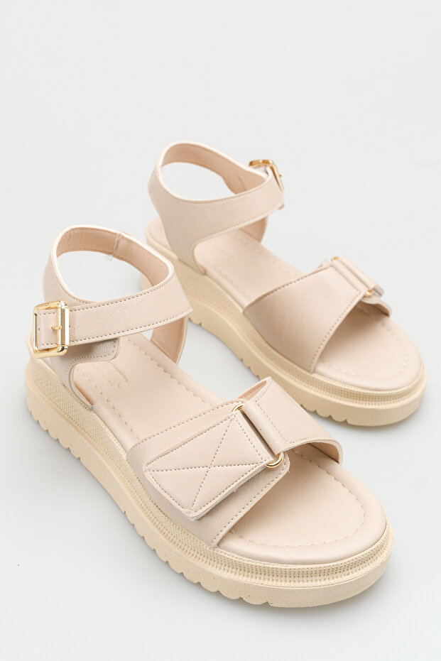 Women's sandals are lightweight, stylish, and comfortable