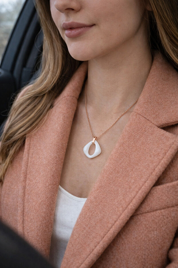 Rose Gold Plated White Geometric Shaped Minimalist Necklace Modern Casual Chain Necklace