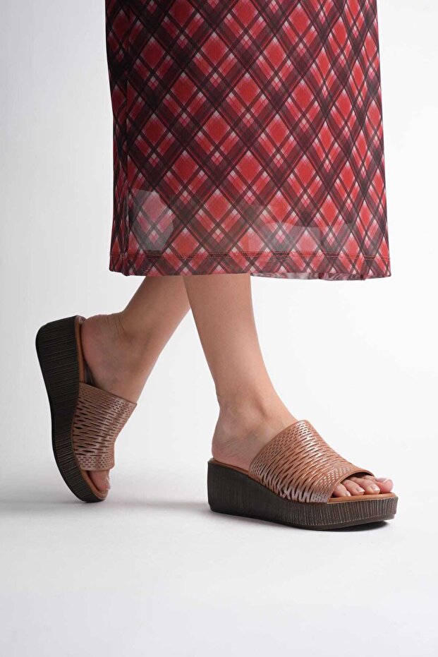 GENUINE LEATHER WOMEN'S SLIPPERS