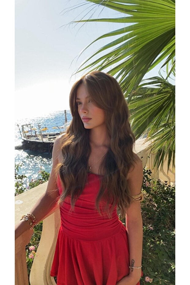 Wavy Riveted Fiber Synthetic Medium Wig - Brown