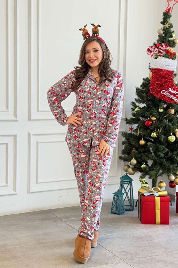 طقم بيجامة منقوشة مع جوارب - 5