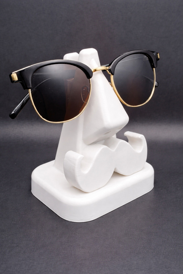 Sunglasses Apparatus / Glasses Statue