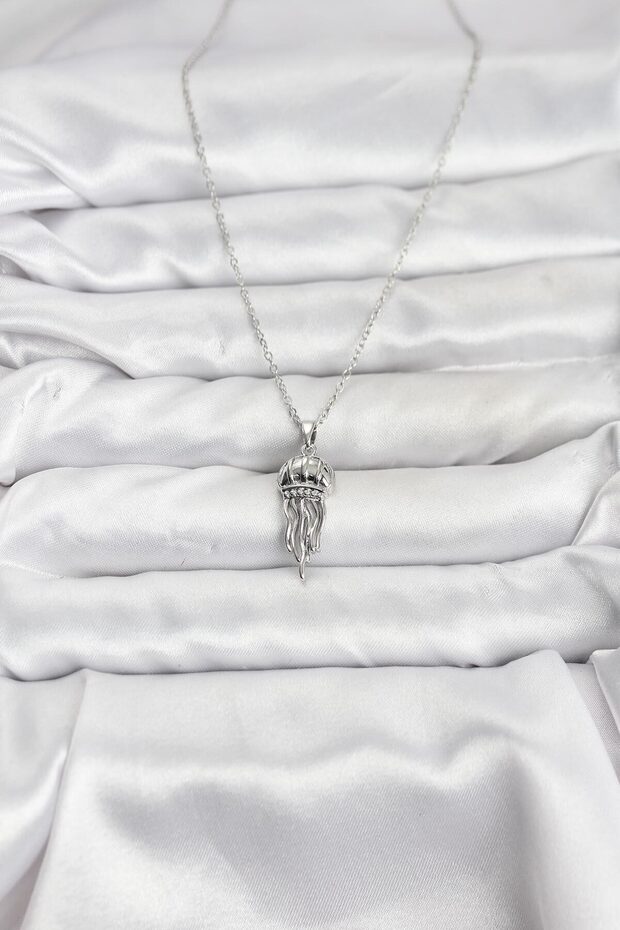 Zircon Jellyfish Women's Necklace with Silver Steel Chain for Elegant Necks