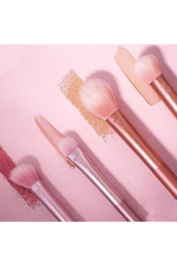 Real Tech Light Layer Foundation Brush - 4