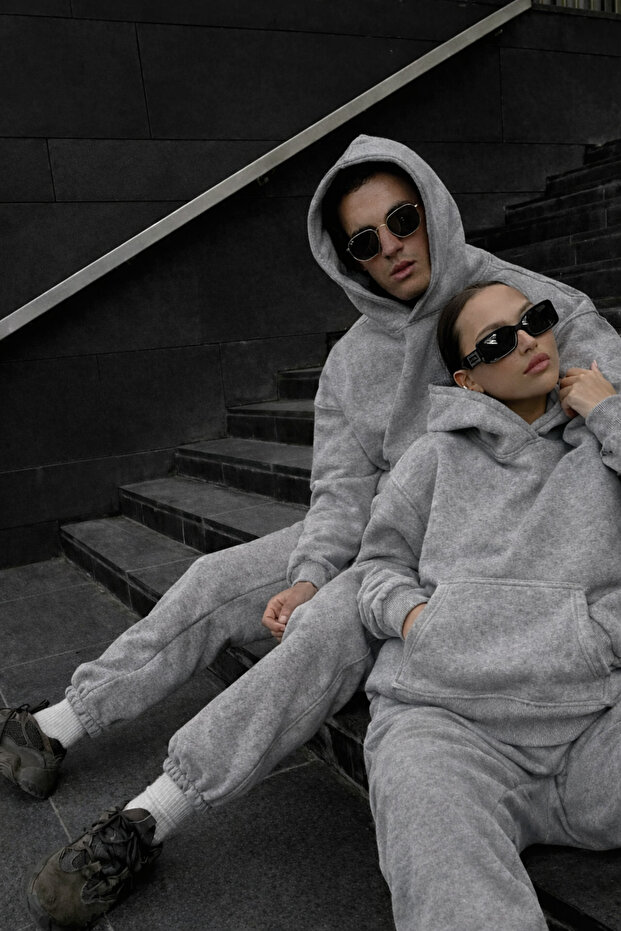 Unisex Winter Oversized Elastic Hooded Track Suit Suitable for Loved Ones (Single)