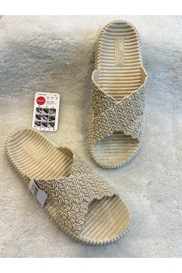 Wicker-Like Appearance / Non-Slip Sole / Home and Street Slippers
