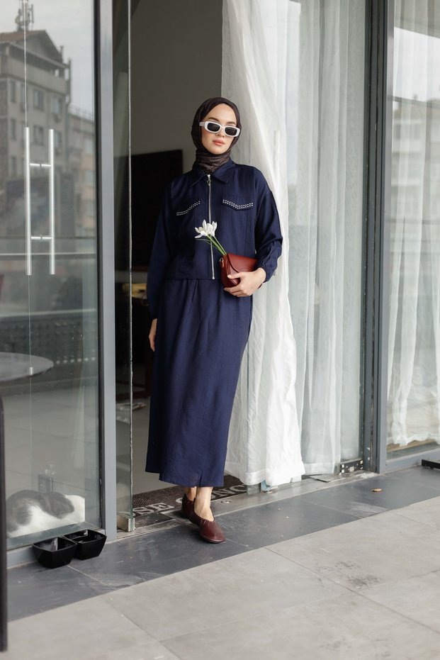 Women's Front Pocket Stone Detailed Zippered Skirt Hijab Set