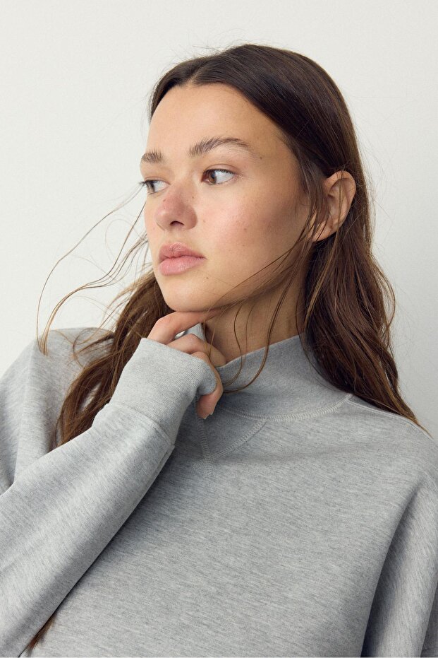 سويت شيرت ناعم الملمس قماش إنترلوك - 4