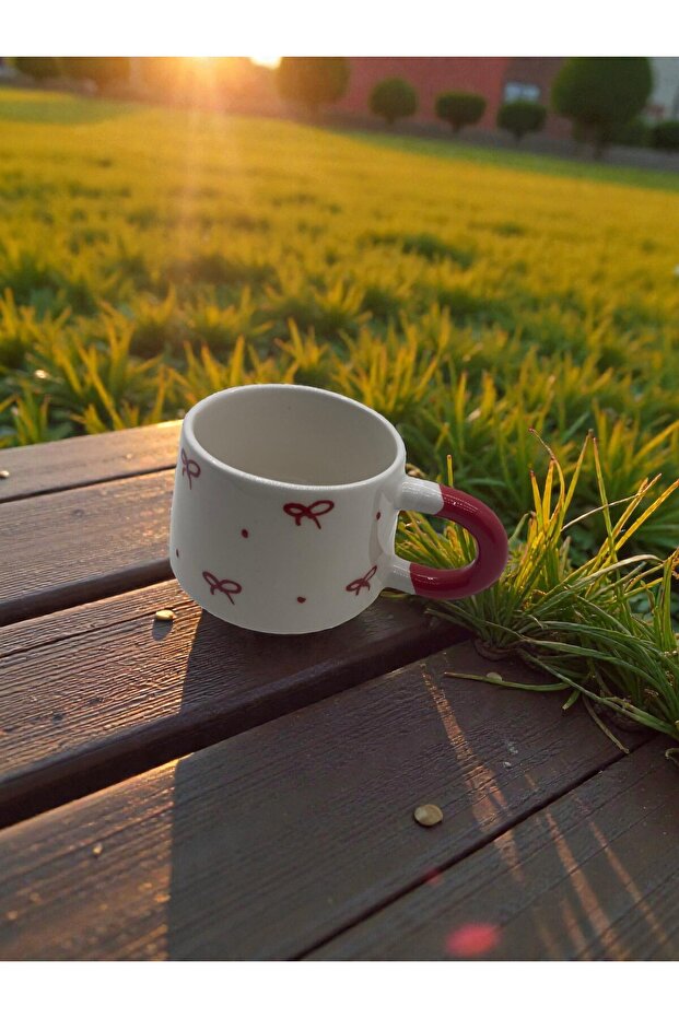 Ceramic Hand-Painted Gift Mug with Bow Pattern - 4