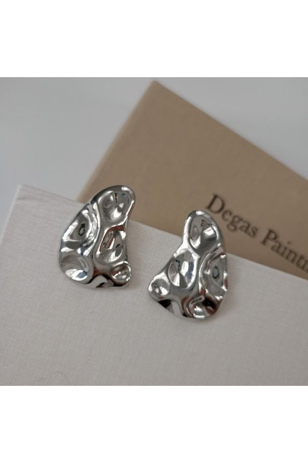 Women's Silver Color Retro Design Earrings - Stylish Model with Asymmetrical Form