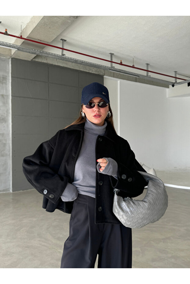 سترة بأزرار أمامية على شكل حرف V - 3