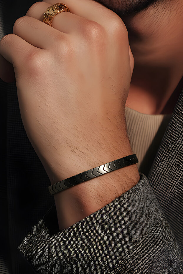Men's Bracelet with Red String, Adjustable, Good Luck, Does Not Tarnish, Does Not Fade (Gift for Special Occasions)