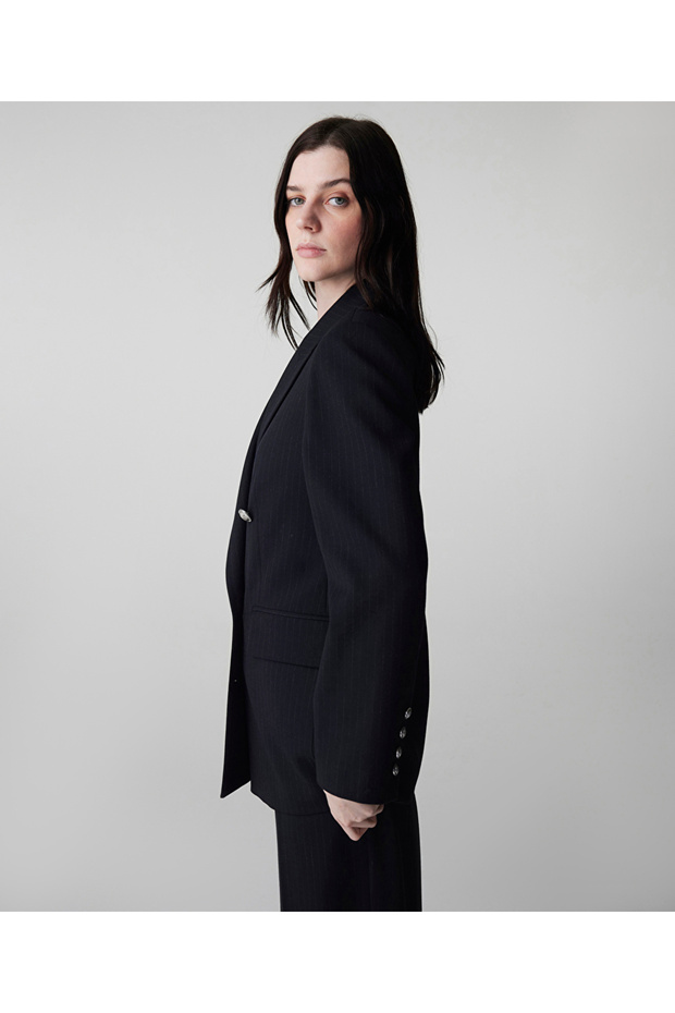 سترة بزر معدني بنمط خطوط - 5