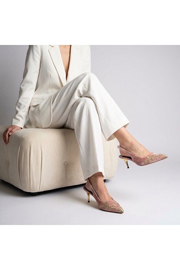 Firuze Embroidered Detail Low Heel Shoes