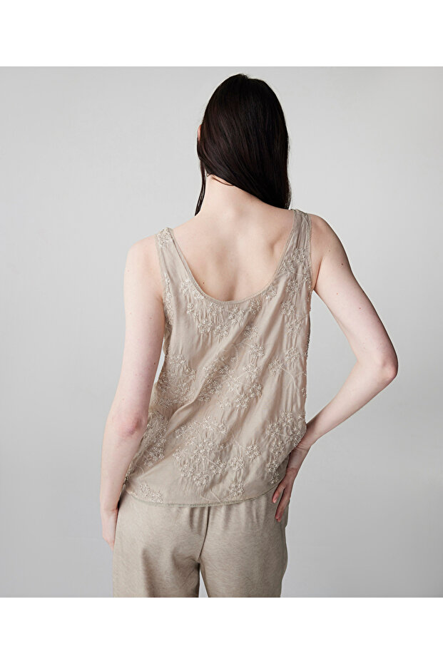 İşlemeli ve logo patch'li bluz - 6