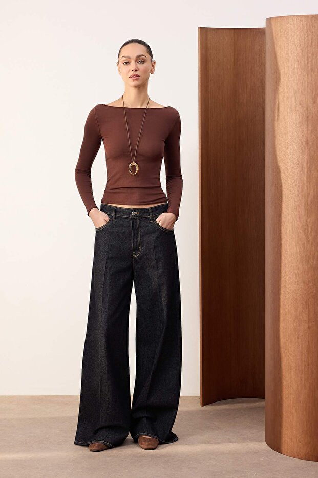 Wardrobe Essentials Kahverengi Yumuşak Dokulu Kayık Yaka İnce Triko Kazak TWOAW26KZ00293 - 2