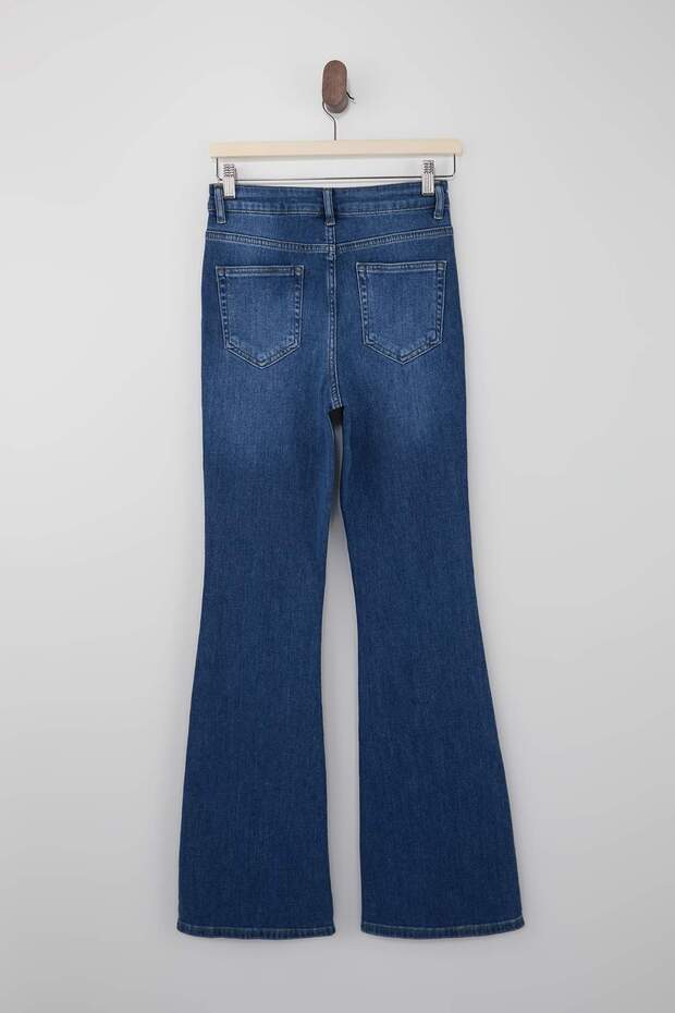 Trendyolmilla Wardrope Essentials Koyu Mavi DÖKÜMLÜ Yüksek Bel Orta Esnek Flare Jeans TWOSS26JE00106 - 10