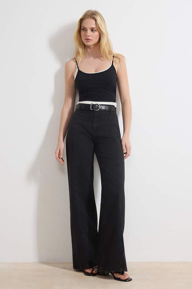 Fekete magas derekú, varrással díszített, extra rugalmas, széles szárú farmer TWOSS26JE00024 - 1