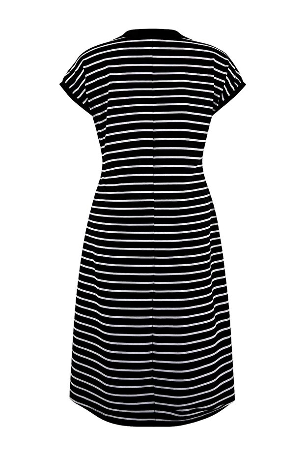 Siyah Çizgili Polo Yaka A-Line Midi Örme Büyük Beden Elbise TBBSS26AH00088 - 5