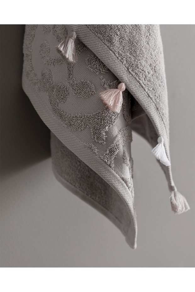 Giverny Face Patterned Towel - 2