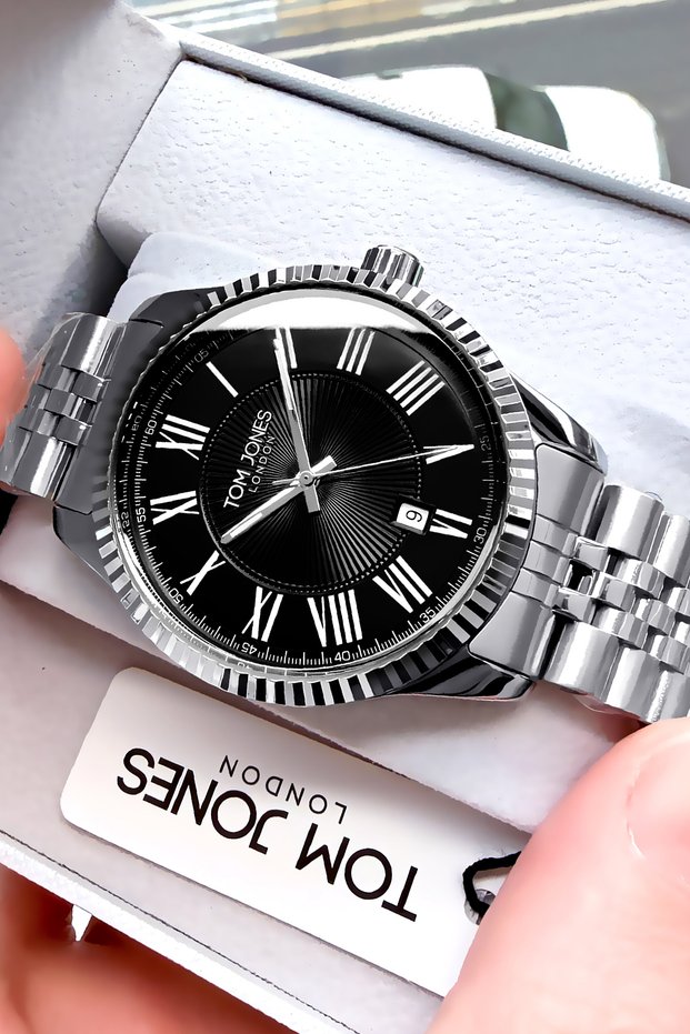 Men's Wristwatch with Calendar 3 Atm Water Resistant Silver Color Steel Band Gtje2076C1