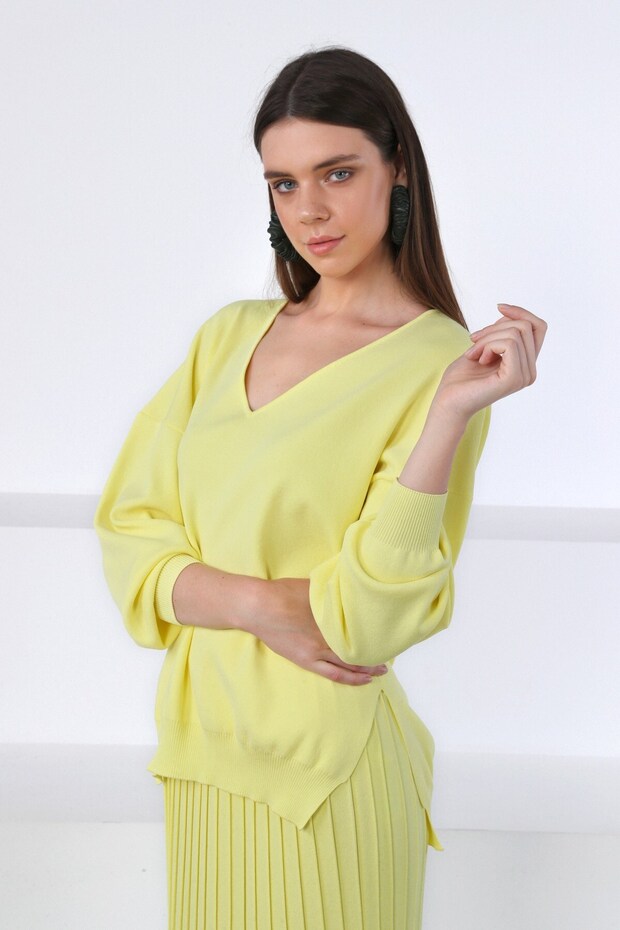 Yellow V-Neck Slit Viscose Women's Knitwear Sweater