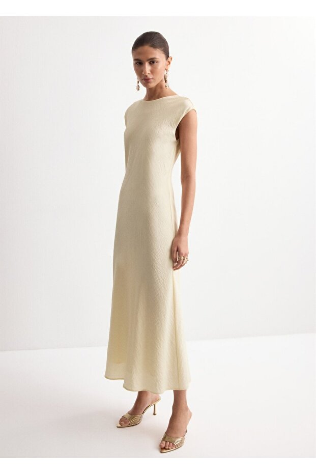 Sırtı açık elbise - 2