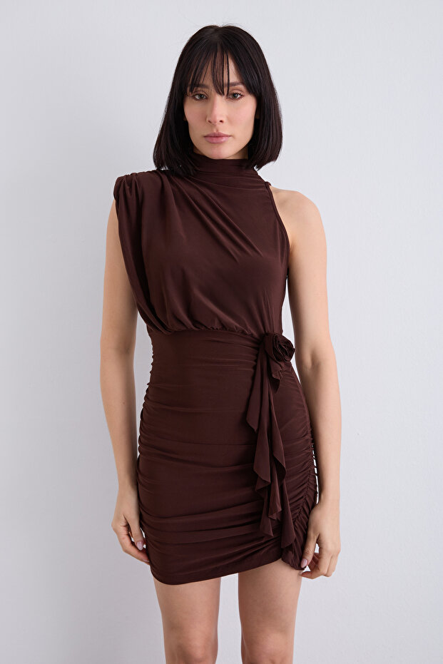 Kırmızı Elbise - 4