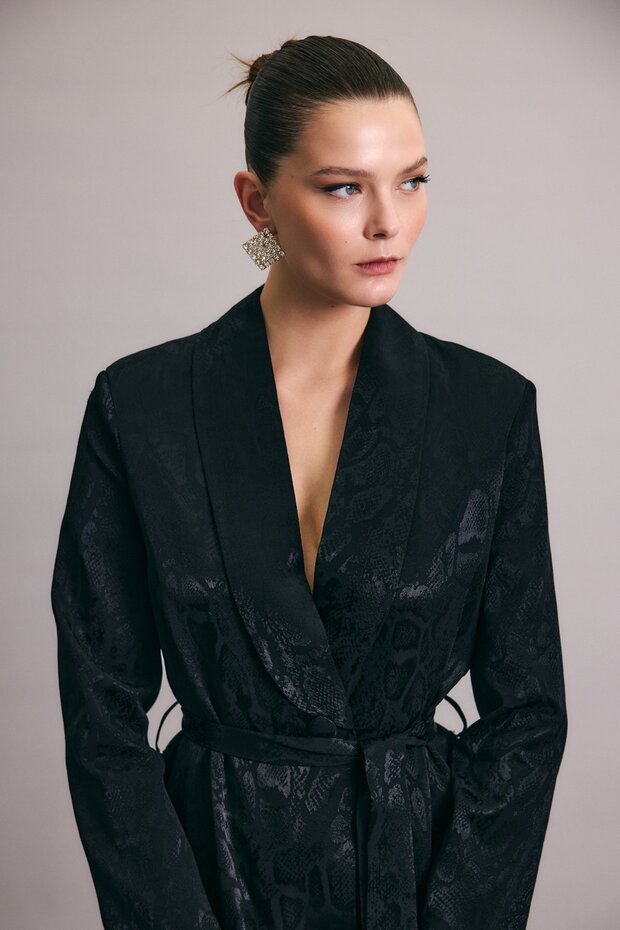 جاكيت طويل بنقشة الثعبان - أسود - 5