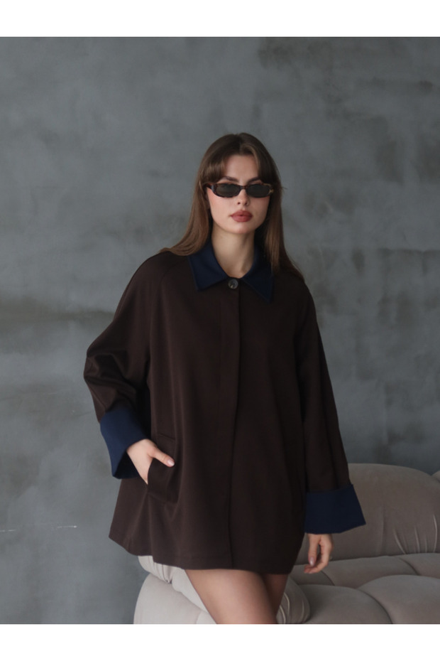 طقم سترة وتنورة من قماش الجبردين - 1